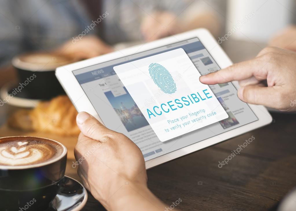 Interfaz con texto grande y alto contraste